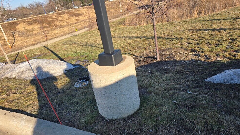 More Photos Of 147 West End Cir, Verona Freestanding For Lease