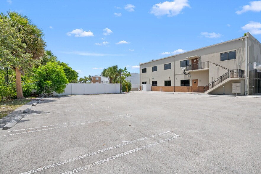 More Photos Of 2310 E Atlantic Blvd, Pompano Beach Office For Sale