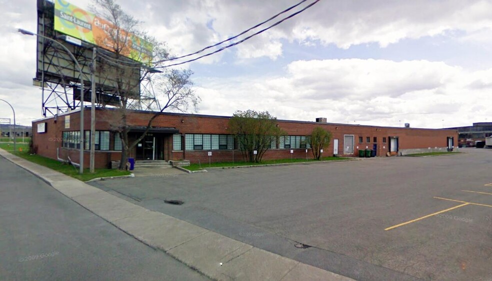 Primary Photo Of 150 Boul Marcel-Laurin, Montréal Warehouse For Sale