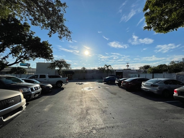 More Photos Of 1815 10th Ave N, Lake Worth Beach Warehouse For Lease