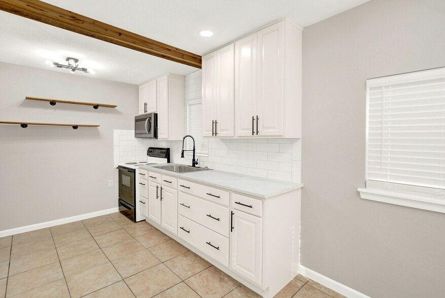 More Photos Of 285 San Antonio, Leming Multifamily For Sale