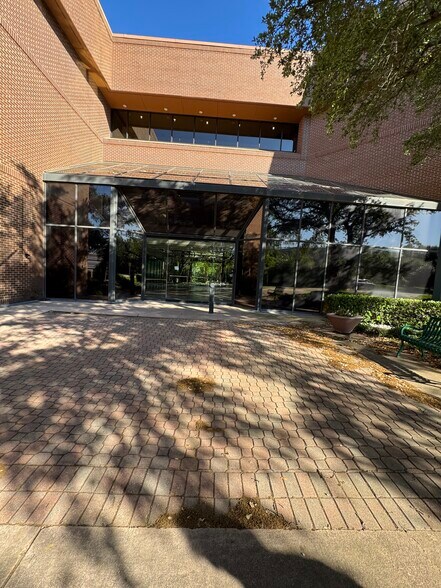 More Photos Of 1303 W Walnut Hill Ln, Irving Office For Lease