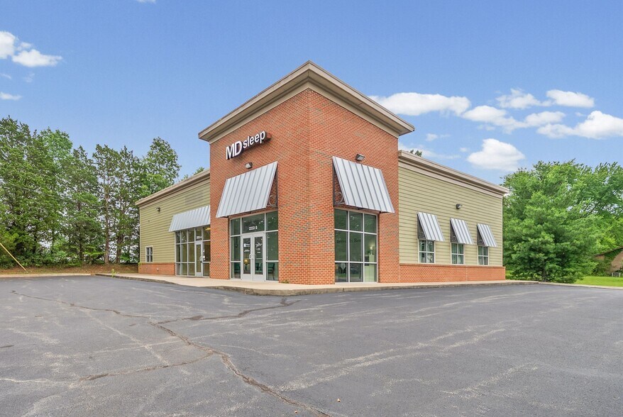 More Photos Of 2231 Stokes Rd, Clarksville Storefront Retail Office For Lease