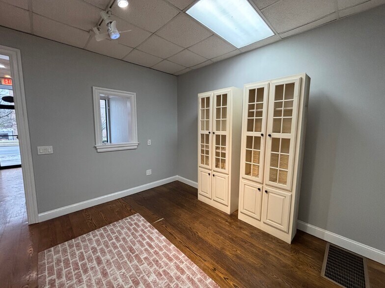 More Photos Of 167 Glen Head Rd, Glen Head Storefront Retail Residential For Lease