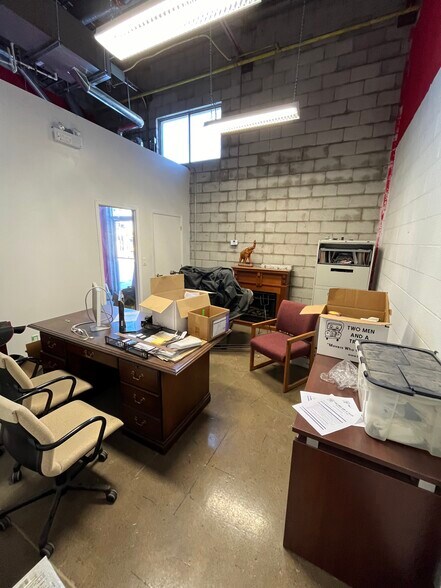 More Photos Of 161 Bartley Dr, Toronto Manufacturing For Lease