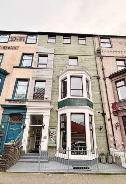 Primary Photo Of 29-31 Albert Rd, Blackpool Hotel For Sale