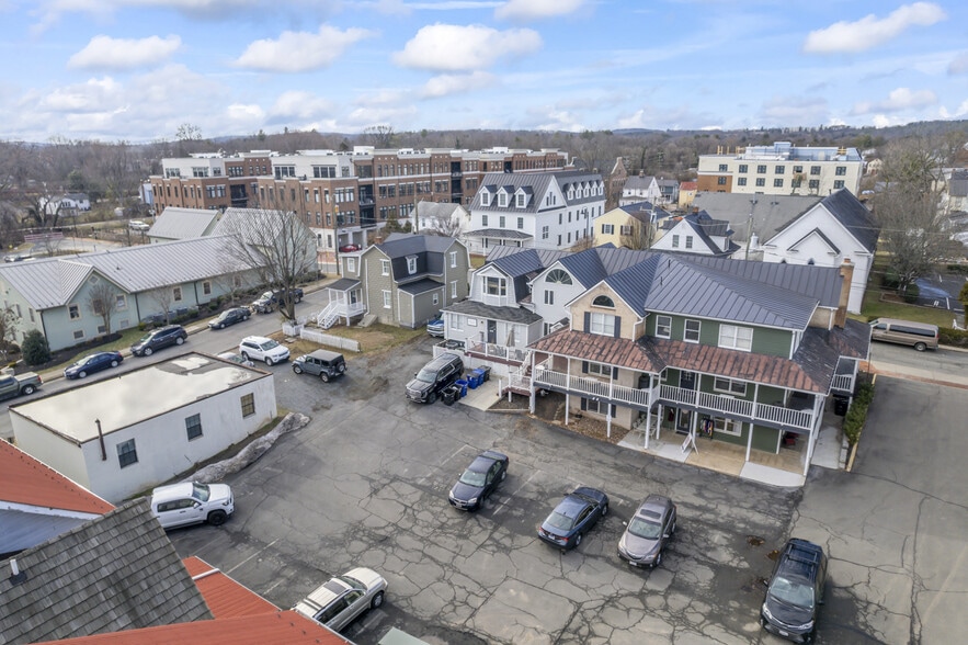 More Photos Of 208-212 Church SE st, Leesburg Apartments For Sale