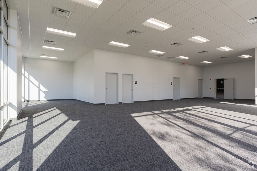 More Photos Of 1050 Douglas Hills Rd, Lithia Springs Unknown For Lease