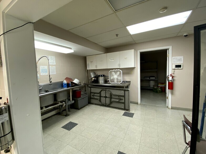 More Photos Of 2225 W Indiana St, Evansville Office Residential For Sale
