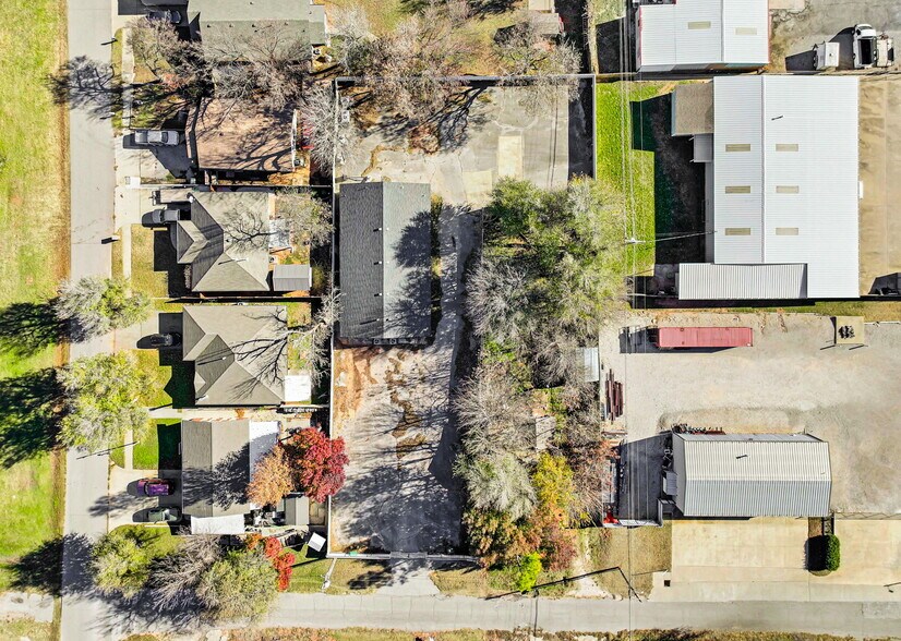 More Photos Of 115 N 8th St, Yukon Religious Facility For Sale