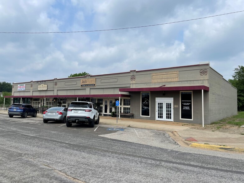 Primary Photo Of 119 S Longview St, Kilgore Storefront For Sale