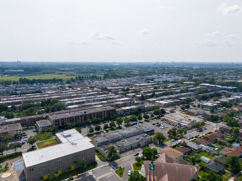 8945 SaintMichel Boul, Montréal, QC H1Z 3G3 Land For Sale