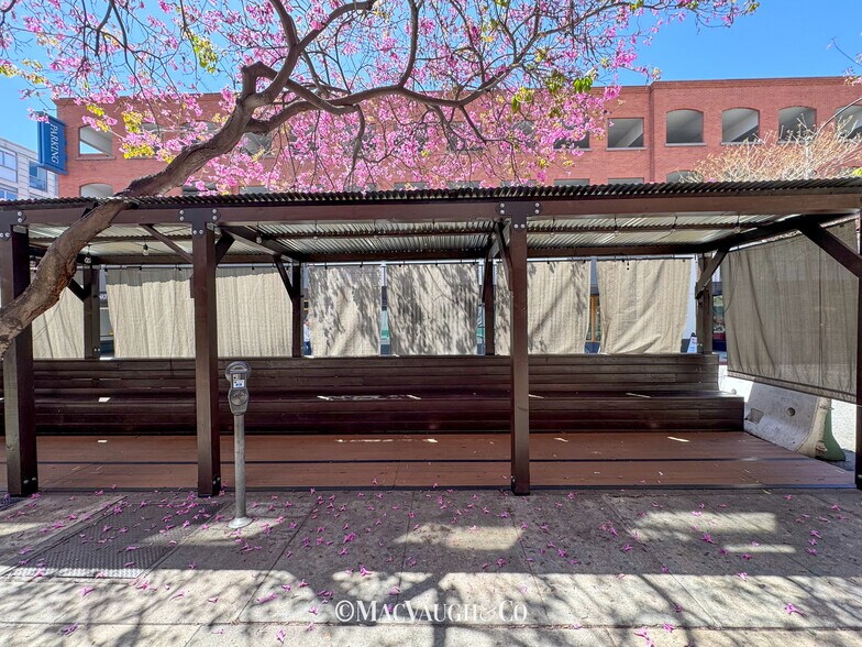 More Photos Of 33-37 E Union St, Pasadena Restaurant For Lease