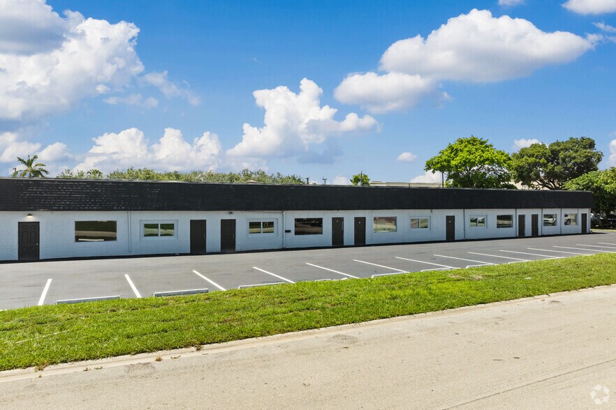 More Photos Of 4255 Westroads Dr, Riviera Beach Unknown For Lease