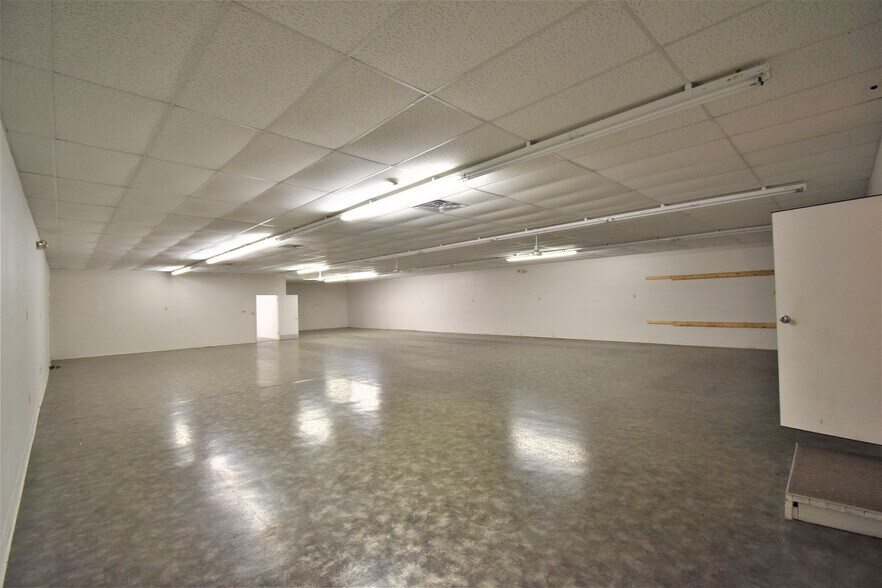 More Photos Of 716 Main St, Mount Vernon Office For Sale