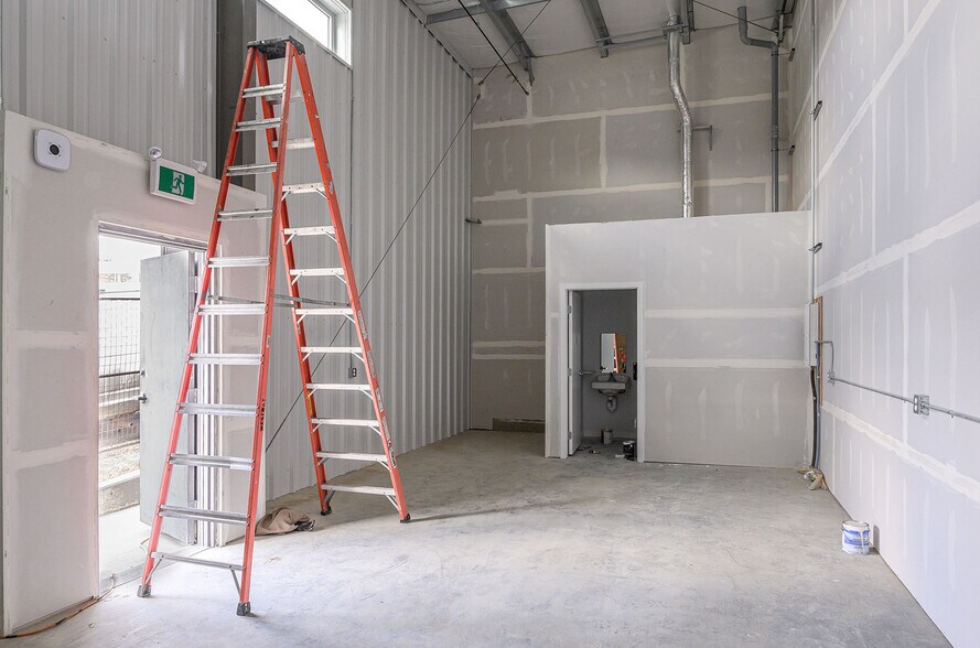 More Photos Of 240 Larkspur St, Kamloops Industrial For Sale