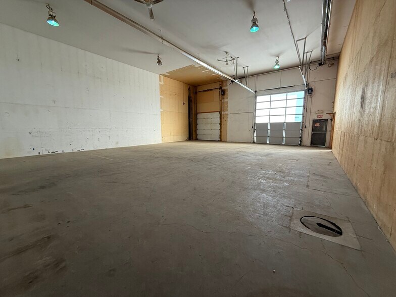 More Photos Of 6817 52 Ave, Red Deer Light Distribution For Lease