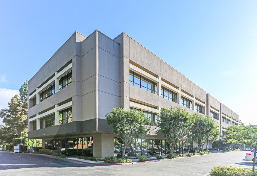More Photos Of 5720 Stoneridge Mall Rd, Pleasanton Medical For Lease
