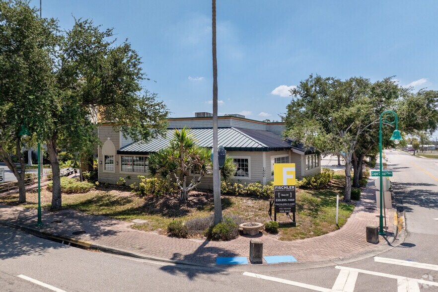 More Photos Of 1502 Cape Coral Pky E, Cape Coral Restaurant For Sale