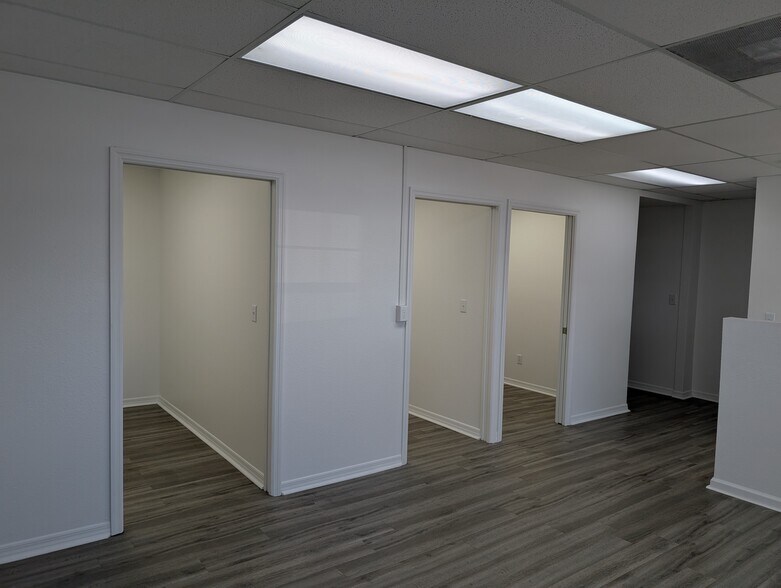 More Photos Of 128 Tomahawk Dr, Indian Harbour Beach Warehouse For Sale