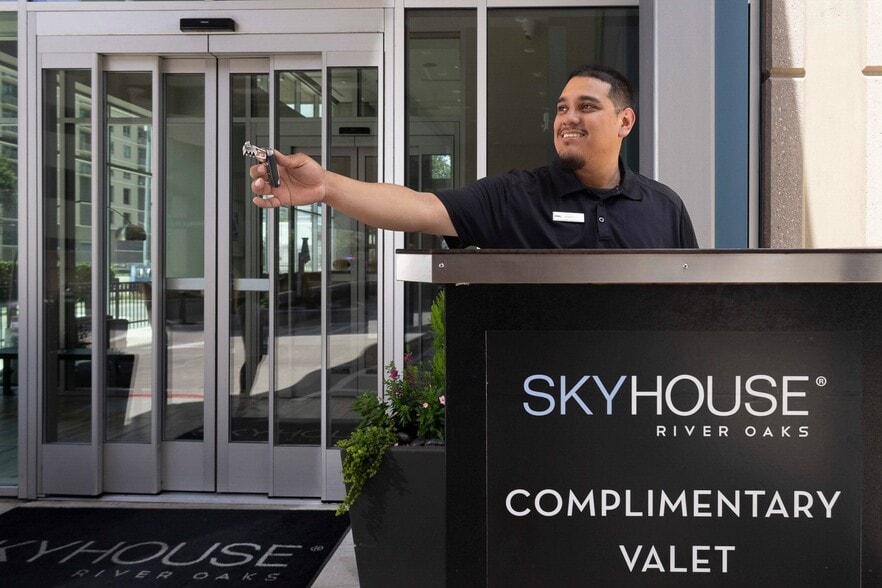 More Photos Of 2031 Westcreek Ln, Houston Apartments For Lease