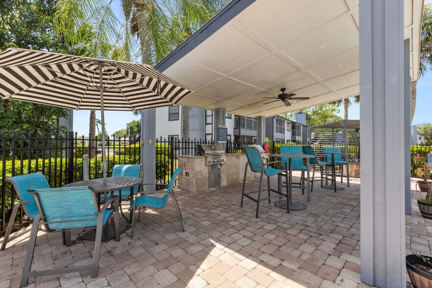 More Photos Of 5933 28th Ave W, Bradenton Apartments For Sale