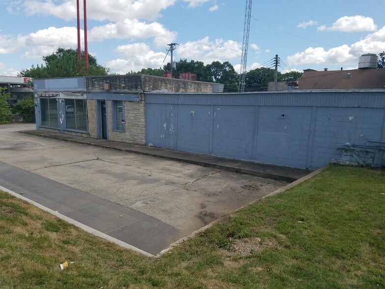 More Photos Of 23819 W Eames St, Channahon Restaurant For Sale