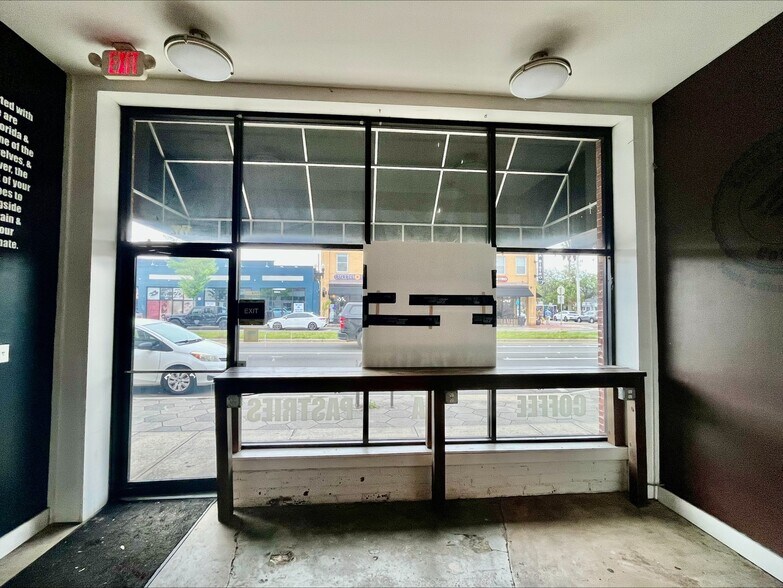 More Photos Of 1700-1712 N Main St, Jacksonville Storefront Retail Residential For Lease