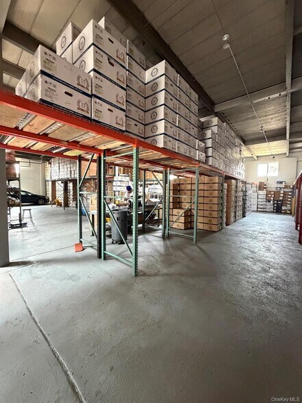 More Photos Of 105 Lakeville Rd, New Hyde Park Light Manufacturing For Lease