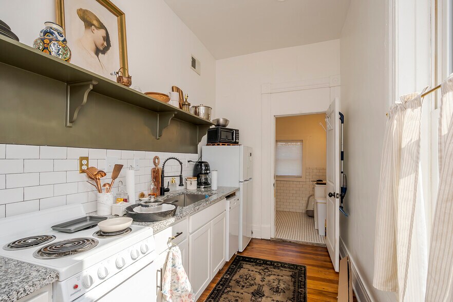 More Photos Of 199 E Loudon Ave, Lexington Office Residential For Sale