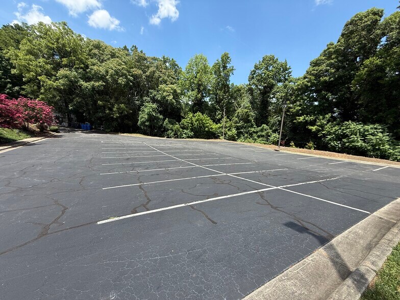 More Photos Of 408 8th St, North Wilkesboro Medical For Lease