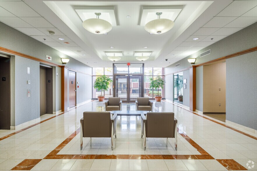More Photos Of 34119 W 12 Mile Rd, Farmington Hills Loft Creative Space For Lease