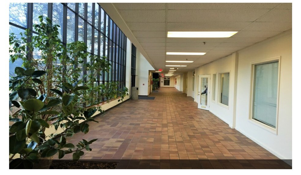More Photos Of 205 Worcester Ct, Falmouth Loft Creative Space For Sale