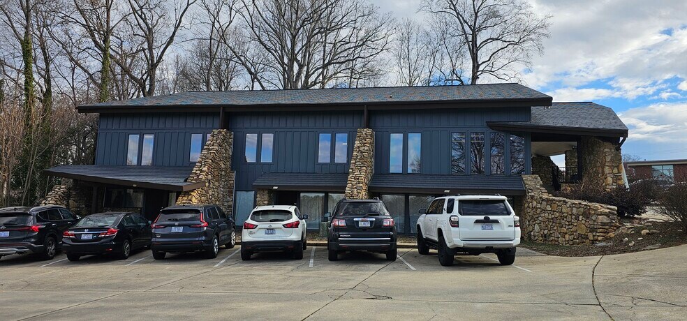 More Photos Of 701 Hartness Rd, Statesville Medical For Sale