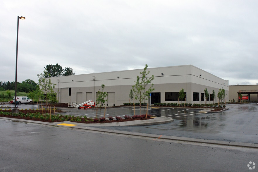 More Photos Of 4201 NE 161st Ave, Portland Warehouse For Lease