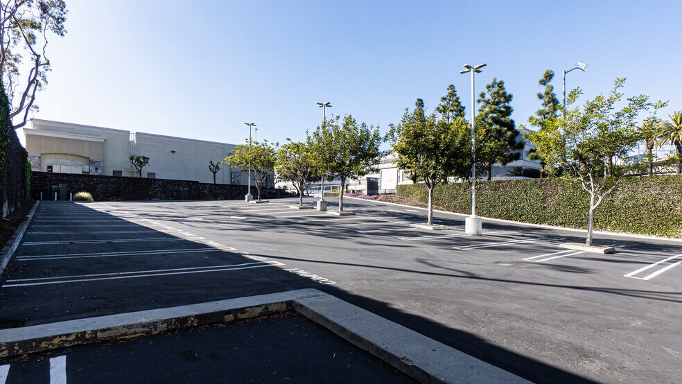 More Photos Of 1888 Rosecrans Ave, Manhattan Beach Office For Lease