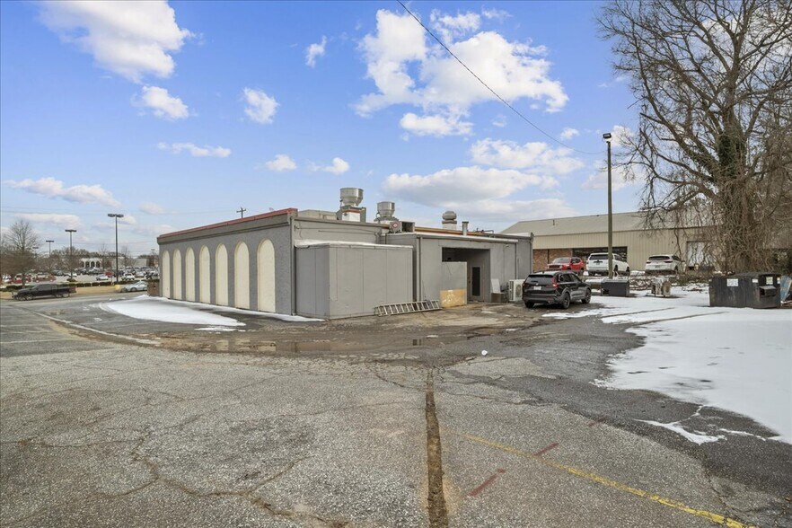 More Photos Of 111 Middleton Way, Greer Restaurant For Sale