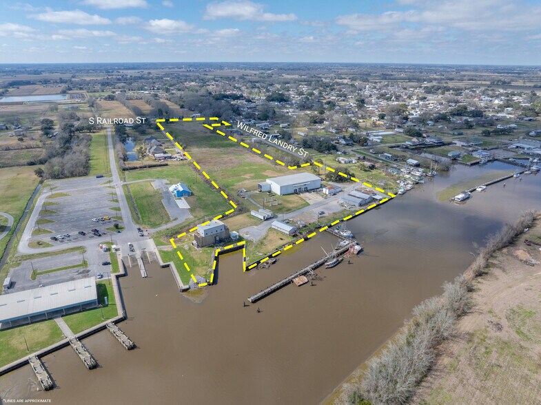 More Photos Of 605 Wilfred Landry St, Delcambre Warehouse For Sale