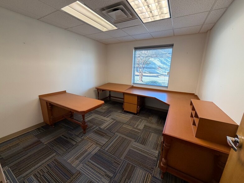 More Photos Of 5375 Henneman Dr, Norfolk Medical For Lease