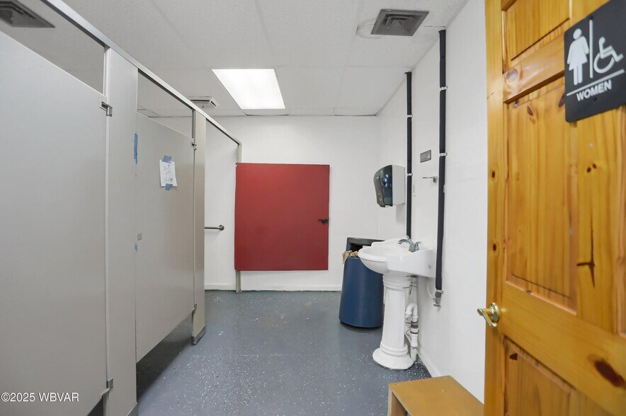 More Photos Of 8265 State Route 405, Milton Freestanding For Sale