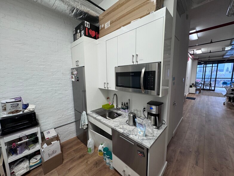 More Photos Of 222 Livingston St, Brooklyn Multifamily For Sale