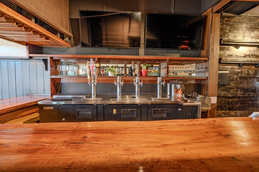 More Photos Of 8501 El Camino Real, Atascadero Restaurant For Sale