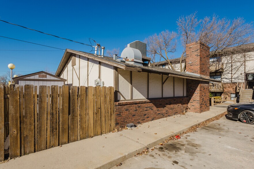 More Photos Of 401 E Avenue A, Hutchinson Apartments For Sale