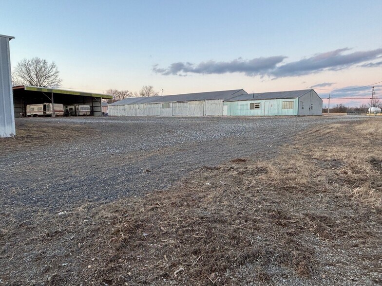 More Photos Of 2020 Chambersburg Rd, Gettysburg Warehouse For Lease