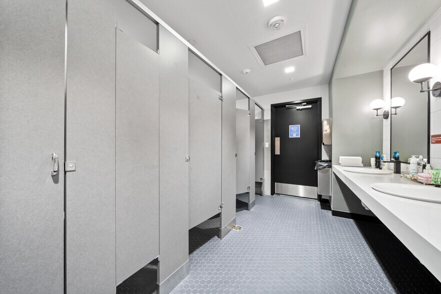 More Photos Of 7620 Guadalupe St, Austin Office For Lease