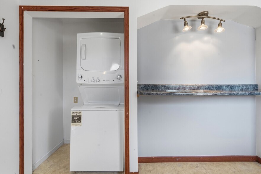 More Photos Of 316-318 Main St, Glenburn Apartments For Sale