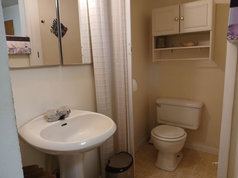 More Photos Of 1400 W 11th St, Alturas Specialty For Sale