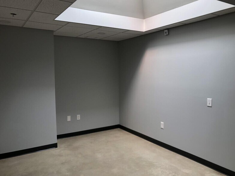 More Photos Of 800 New Holland Ave, Lancaster Coworking Space