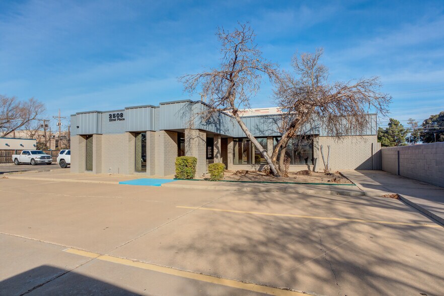 Primary Photo Of 3508 22nd Pl, Lubbock Medical For Sale