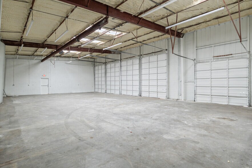 More Photos Of 14908 N I-45, Houston Industrial For Lease